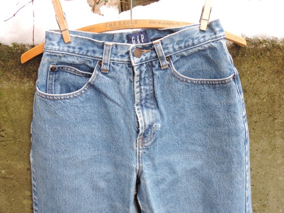 gap mom jeans