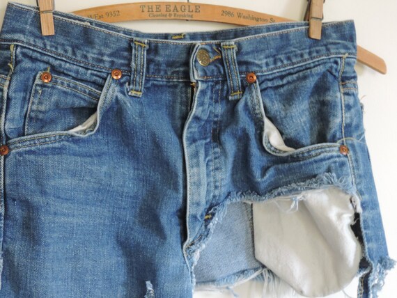 70's 80's LEE Thrashed Denim Shorts Cut Off Distr… - image 2