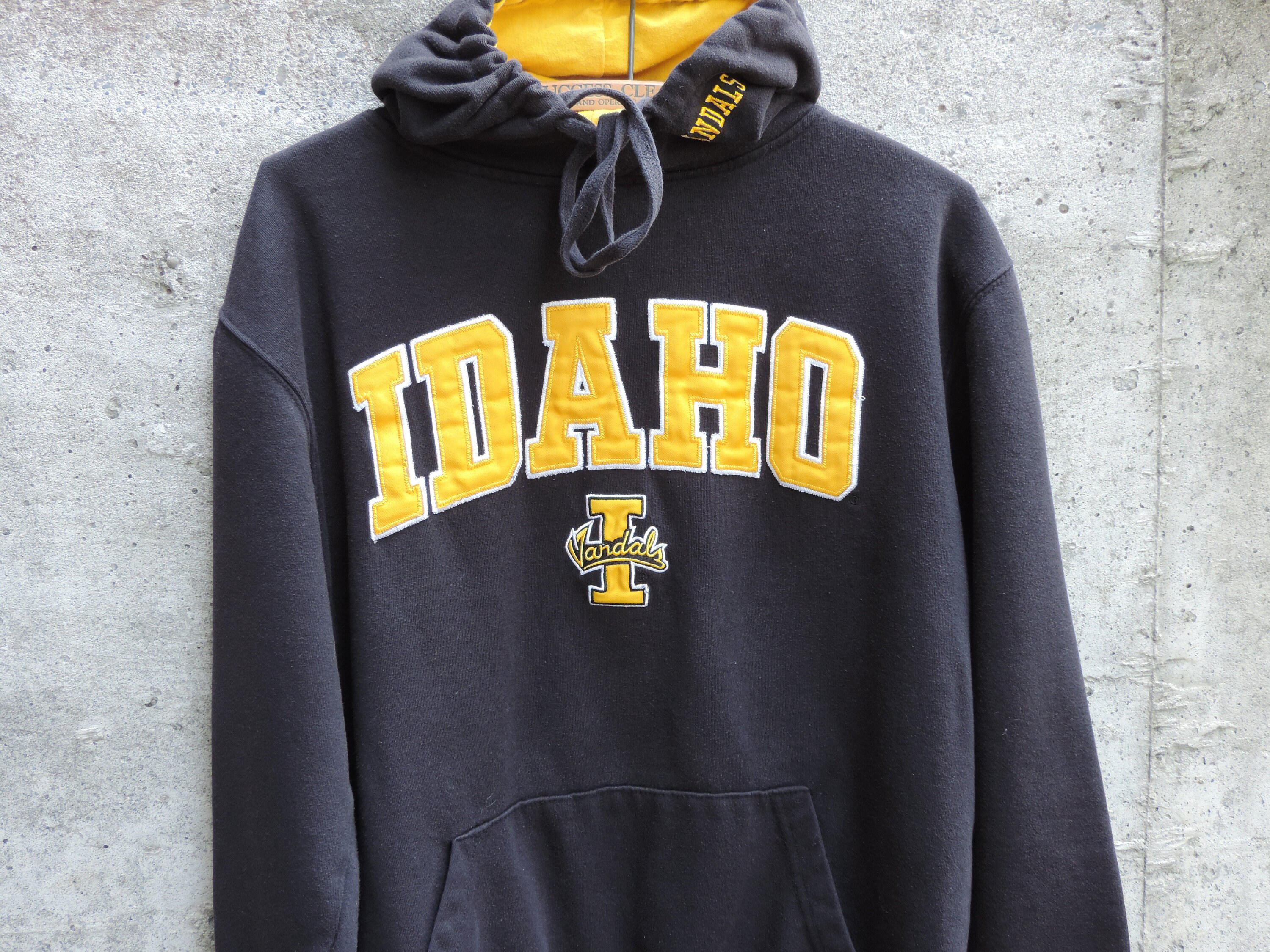 Vintage Idaho Vandals Hoodie University of Idaho Pull Over