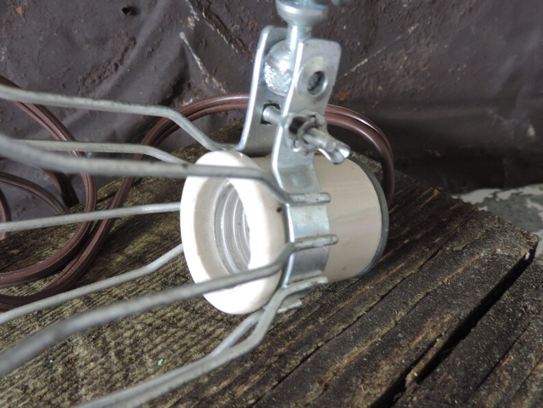 Vintage Wire Cage Clamp Light Trouble Light Leviton Porcelain Socket Metal Clamp Light Fixture Office Design Industrial Surplus
