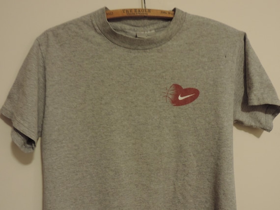 RARE Y2K Nike Basketball T Shirt Heart Love Basketball