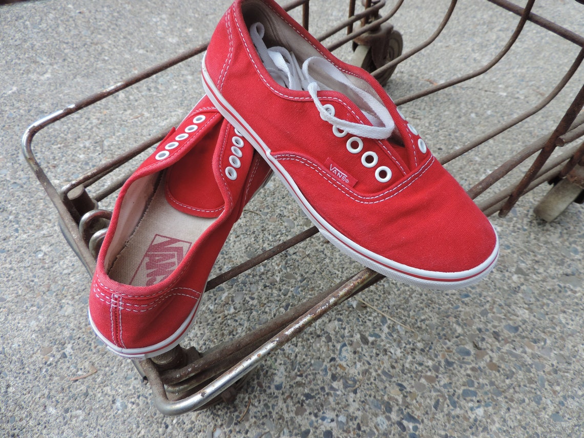 VANS Sneakers OFF THE Wall Red Canvas Shoes Lace up Kicks Size 5 - Etsy