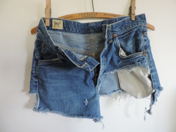 70's 80's LEE Thrashed Denim Shorts Cut Off Distr… - image 5