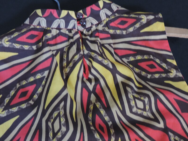 Jones New York Top Colorful Geo Style Chic Sleeveless High Neck Tank size S