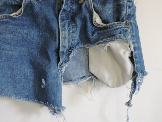 70's 80's LEE Thrashed Denim Shorts Cut Off Distr… - image 3