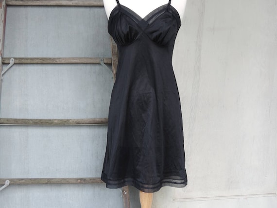 60's VANITY FAIR Black Nylon Slip Mid Century Ling