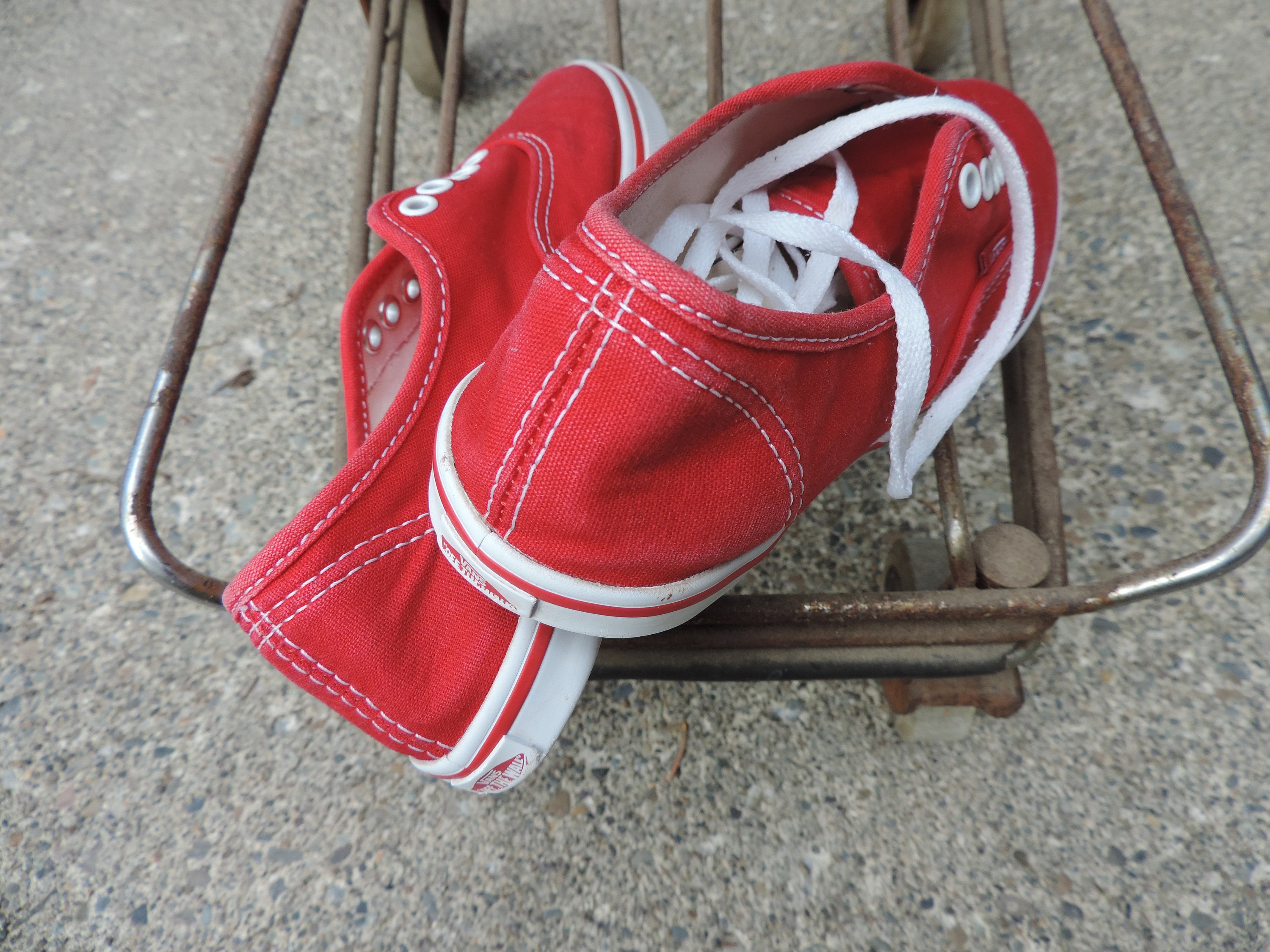 Red strap cheap vans