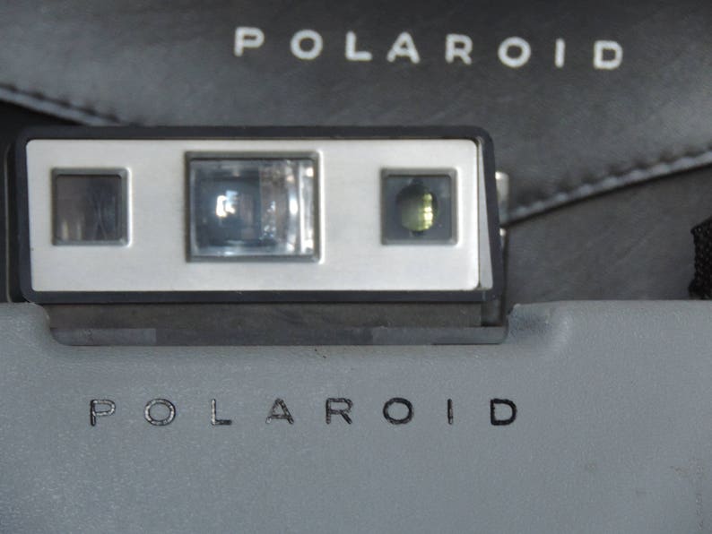 Vintage Polaroid Automatic 320 Land Camera w/ Flash & Case