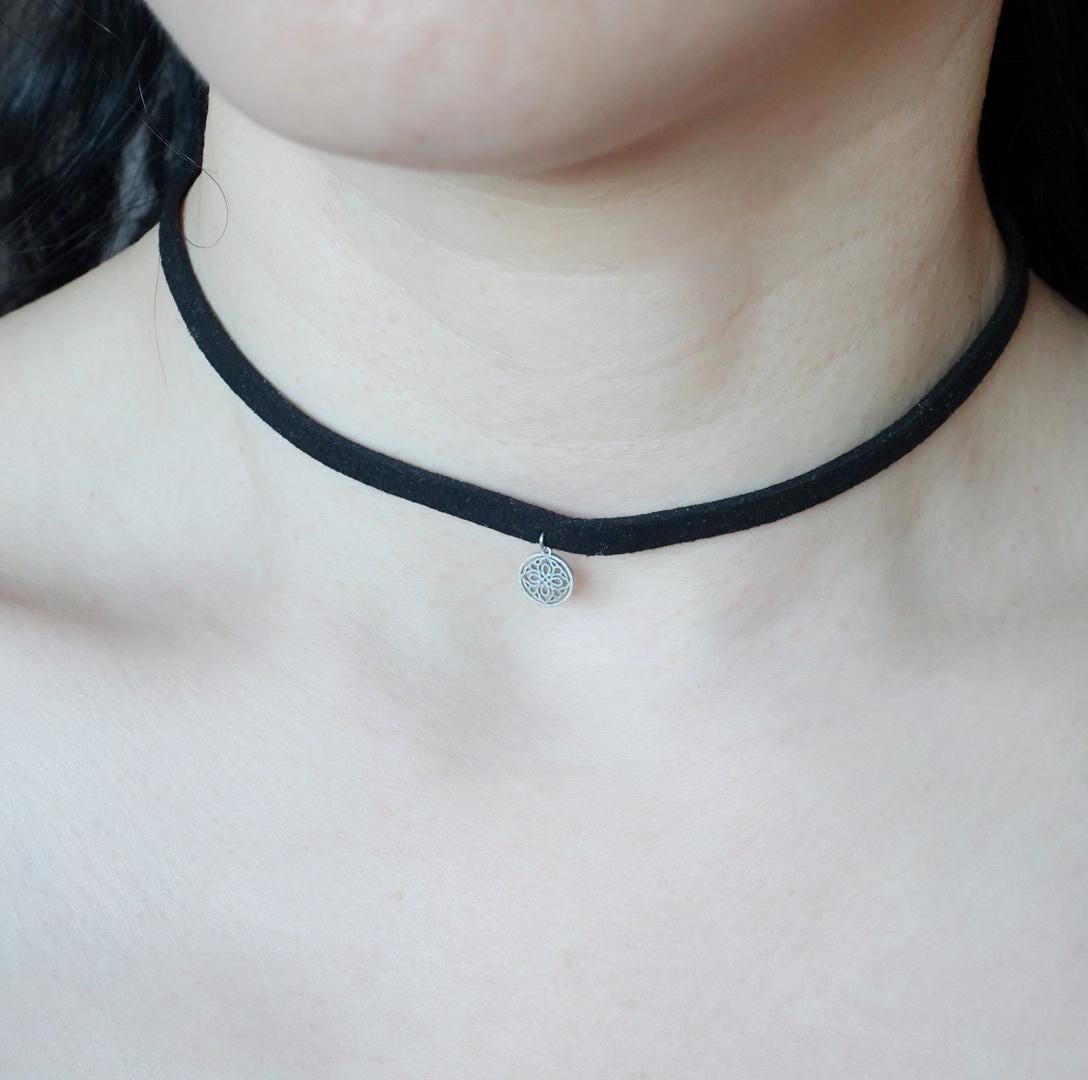 ★CERRIC★SUEDE KEY CHAIN NECKLACE★1512★Black★韓国★人気 EXCLUSIVE] SUEDE KEY CHAIN NECKLACE / BLACK - CERRIC