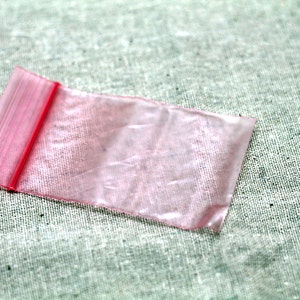 Pink Reclosable Bags - 4x6 inch bags - 50 zipper-type antistatic bags