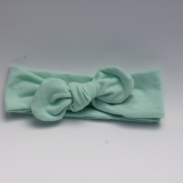 Cute & modern mint green turban headband in soft cotton knit. Girls and baby headwrap. Childrens headband.