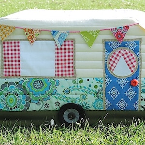 Vintage Caravan Sewing Machine Cover Pattern