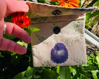Bolso/neceser cuadrado único, cosido a mano y teñido naturalmente