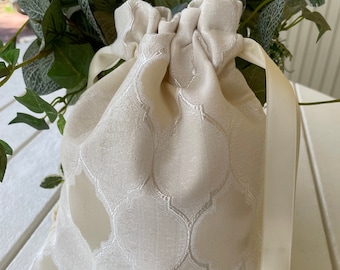 Ivory Trellis Brocade Gift Bags: Satin Drawstring, Reusable Favor Bags