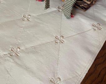 Embroidered Ivory Quilted Table Runner: Neutral Holiday Decor