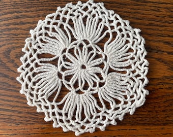 Vintage crochet coasters or doilies - set of 5 - white cotton - 6 inches round