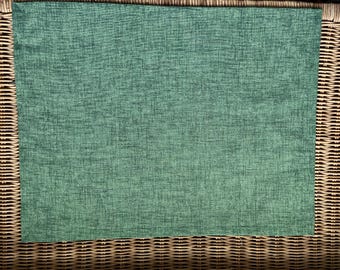 Set of 4 green placemats, unlined
