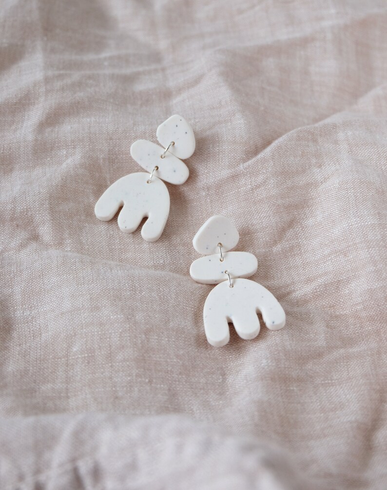 Moder Floral shape earrings Speckled earrings White polymer clay earrings