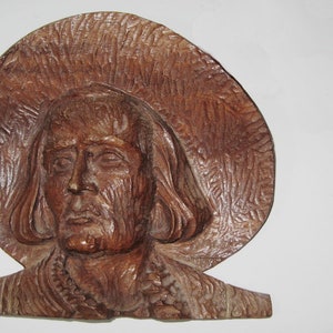 Vintage Detailed Early American Founding Fathers 3D Wood Carving, Signed Chalef, H 18 cm