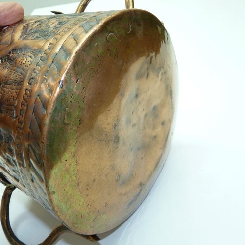 Antique 19C Islamic Red Copper Bowl, shops Engraved Royal and Mythological Animals, H 14 cm