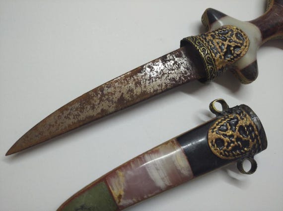 アンティークイスラムモロッコクミヤ短剣、大理石と真鍮の鞘と柄付き