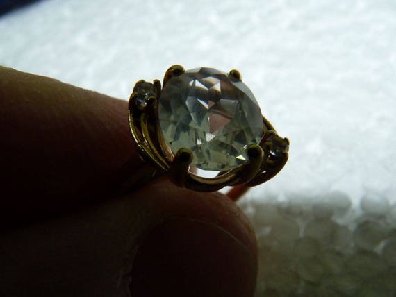 Vintage English 10K Gold Ring with Oval B 2-3 Car… - image 4