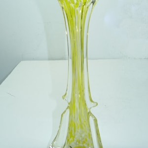 vintage années 1960 italien Murano Soufflé à la main Lobed Vase en verre jaune, Flocons blancs, H 35 cm image 1