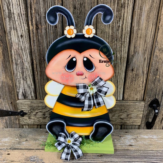 BEE Centerpiece, Bee Decoration, Bee Arrangement, Wooden Bee With