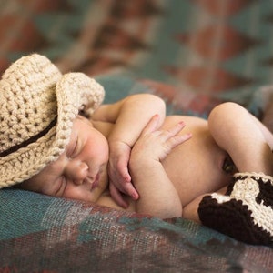 Crochet Cowboy Hat, cowboy boots, newborn boots, cowboy set, Cowboy Hat, Western Hat,  Newborn photo prop set, newborn cowboy hat