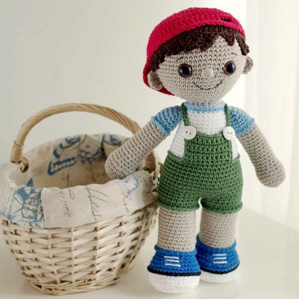 PATRON - Tobias the Amigurumi Boy Doll (crochet, amigurumi) - en anglais