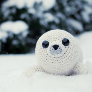 PATTERN - Bubbly the Baby Seal (crochet, amigurumi) - in English