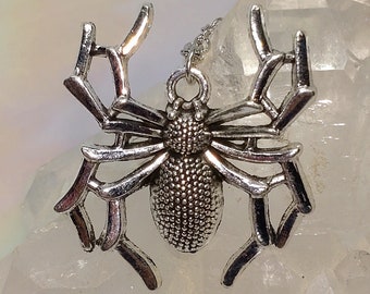 Anhänger Spinne Spider Silberfarben Kette Gothic Fantasy Insekt Spooky Halloween