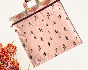 Sac à projets de broderie au point de croix « Oiseaux en vol » | Convient aux anneaux Q-Snap de 28 cm | Pochette à fermeture éclair