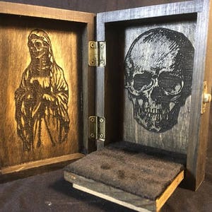 Santa Muerte&#39;s Portable Travel Altar Box