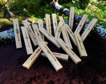 Bastones celtas de Ogham de espino - Madera grabada para adivinación, lectura psíquica, druida y wicca