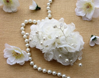 Ivory bridal flower hair clip, fascinator, bridal hair flower, bridal hairpiece, bridal hair clip, wedding hair accessories