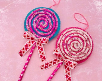 Lollipops Ornaments / Set 2 Lollipops / Valentine Lollipops Ornaments / Pink , Teal and White Felt Lollipops