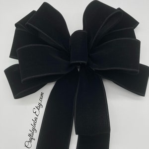 Black Velvet Bow 
