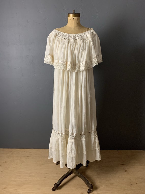 Flutter sleeve mexican dress