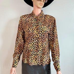 Vintage 1980’s/90’s Tess Petites Cheetah Animal Print Silk Blouse Size Small