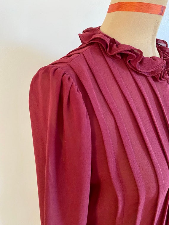 70’s/80’s Sheer Maroon Burgundy Wine Pleated Ruff… - image 6