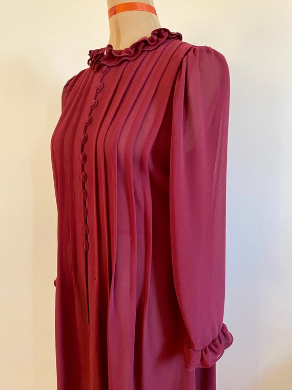 70’s/80’s Sheer Maroon Burgundy Wine Pleated Ruff… - image 7