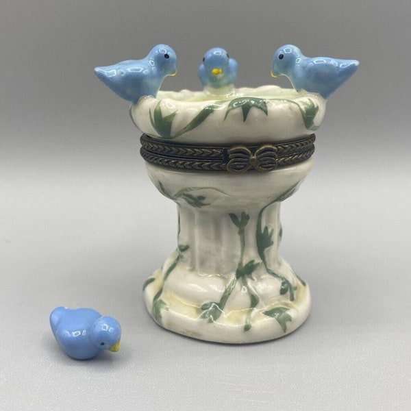 Blue Bird Birdbath Hinged Trinket Box & Trinkets Pill Stash Ring Porcelain Box
