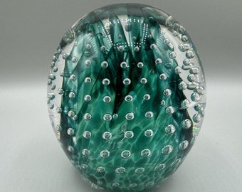 Prestige Art Glass Egg Paperweight Green Interior Swirl Controlled Bubbles 1997