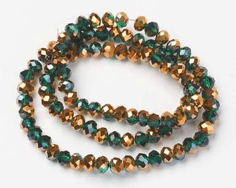 3 x 2 mm facettierte Perlen, dunkelgrün und gold; 3 mm Glasperlen; grüne Abakusperlen