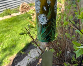 Campana de viento de botella de vino reciclada conmemorativa pintada a mano