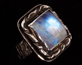 Rainbow Moonstone 9 - Sterling Silver Ring - Size 5