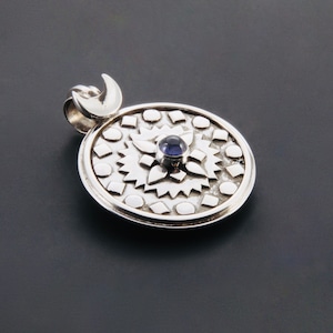 Kinetic #19/2 - Pendant - Sterling Silver - Iolite