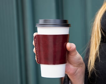 Funda de taza de cuero Calentador de taza personalizado Funda de taza reutilizable Grabado personalizado Taza acogedora Manga de taza ecológica Regalos para amantes del café