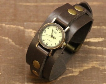 Ancienne Montre Avec Loupe Et Lampe Intégrée - Bracelet En Cuir Véritable - Occasion